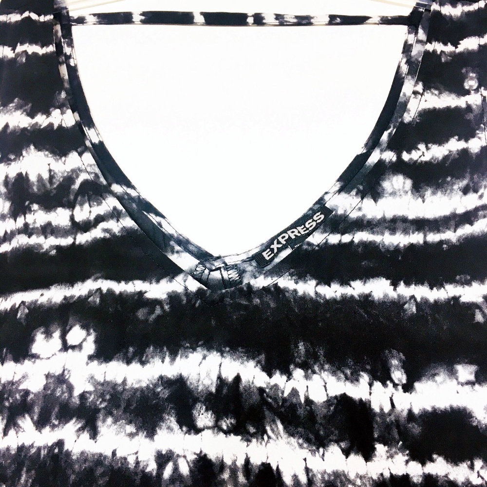 Express Sleveless Top Size Medium - image 2